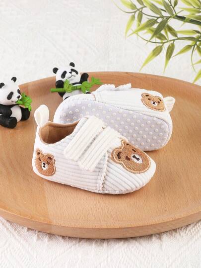 1双男女通用新生儿卡通熊图案魔术贴休闲运动鞋，适合0-3个月婴儿、幼儿、0-1岁男孩女孩穿着，春、秋、冬季穿着舒适。