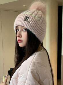 1 pièce Bonnet d'hiver pour femme, motif tricolore et broderie de lettre en tricot pour l'automne/hiver, bonnet de ski à grand tour de tête, chaud et confortable, pompom, respirant et doux, lavable, cadeau idéal, convient pour le port quotidien, la marche, les courses en automne/hiver - Multicolore - Voir 2