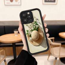 Funda para teléfono con borde negro color crema estampado con sombrero de paja y flores blancas ideal para uso diario en cafeterías y espacios elegantes Aplicable a los teléfonos de la serie Apple y Galaxy - Burdeos - Ver 3