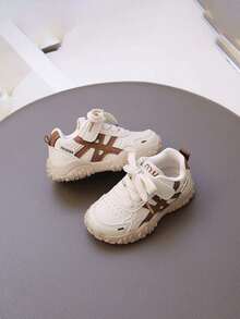 1 par de tênis infantis unissex de couro, casuais e estilosos, para meninos, ideais para skate, com sola macia e antiderrapante, perfeitos para caminhadas e corridas ao ar livre, ideais para estudantes universitários e para o outono. Perfeitos para primavera, verão e outono. - Caqui - Ver 2