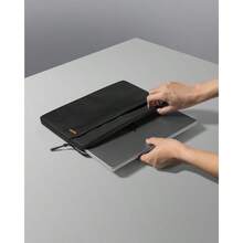 Tomtoc Slim Laptop Sleeve For 15-Inch New  Air M4/A3241 2025 M3/A3114 M2/A2941 15-Inch Microsoft Surface Laptop 5/4/3  XPS 15 Plus  Water-Resistant Protective Laptop Case Bag