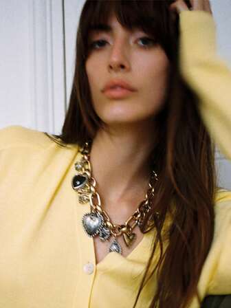 ZAA Metal Collarbone Necklace, Light Luxury Elegant, Three-Dimensional Love Flower Beetle Pendant Necklace, Vintage Handmade Splicing Metal Collarbone Chain, Women's Chain Necklace