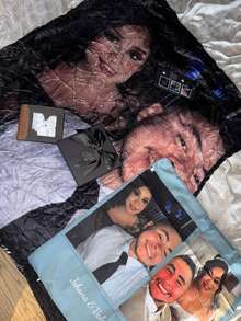 1 Pieza Manta Personalizada con Foto, Manta de Franela Personalizada con Foto y Texto, Manta de Cama, Manta Personalizada con Imagen, Manta Familiar Personalizada con Foto, Manta Personalizada con Imagen, Manta Personalizada con Imagen, Regalo para el Hogar, Regalo de Boda, Regalo del Día de la Madre, Regalo de Cumpleaños, Uso de Oficina, Transpirable, Ligera, Lavable, Divertida, Linda, Amor, Suave, Cómoda, Elegante, Simple, Personalizada, Única, Regalos Ideales para Él, Regalos Ideales para Ella, Él, Ella, Novio, Novia, Papá, Mamá, Familia, Amigos, Para Aniversarios, Para el Día de la Madre, Para Cumpleaños, Para el Día de San Valentín, Para Graduación, Para el Día del Padre, Para Bodas, Para Inauguración de Casa, Sofá, Cama, Coche, Sala de Té, Dormitorio, Baño, Sala de Estar, Comedor, Selección de Temporada, Renovación de Otoño en el Hogar, Hogar Acogedor Escandinavo, Gracia de Invierno, Decoración de Otoño