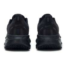 Nike VOMERO 18 GTX 跑鞋，轻盈 ZoomX 泡棉，男士越野跑及长距离跑鞋 HQ7001-001 - 煤炭黑 - 查看 5