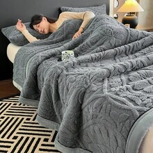 1件欧式提花波西米亚风毛毯，加厚心形镂空仿羊羔绒柔软保暖毛毯，用途广泛，适用于床、沙发、办公室、旅行、客厅和卧室。 - 深灰色 - 查看 11