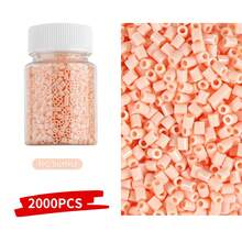 2000 piezas de cuentas Perler de 2.6mm de color rosa en botellas pequeñas recargables, ligeras y portátiles, adecuadas para hacer accesorios DIY y pequeñas decoraciones artesanales