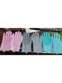 宠物洗澡手套适用于猫狗。它们具有防抓、深度清洁和去除毛发的功能。手套上的细腻泡沫可以有效按摩宠物。干湿两用。此外，它们也适用于厨房/汽车清洗和日常家居清洁。有两种颜色可选。