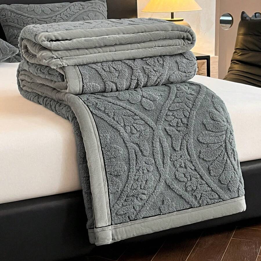 1pc European Jacquard Bohemian Style Blanket, Thick Heart-Shaped Cutout Plush Faux Lamb Wool Soft Warm Blanket, Versatile For Bed, Sofa, Office, Travel, Living Room And Bedroom - Dark Grey - View 1