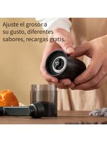 Molinillo de café Molino de café manual de acero inoxidable de alta calidad con mango de patrón de rejilla texturizado - Diseño ergonómico para uso en casa y en la oficina, no requiere electricidad, duradero y fácil de limpiar, accesorios para bar de café 1pc Molinillo de Café Profesional Manual - Cuchilla Ajustable de Acero, Cuerpo de Aluminio Antideslizante, Mango Ergonómico, Detalles en y Madera para Café Fresco, Goteo, Espresso, Prensa Francesa, Accesorio para Café de Goteo | Herramienta de Cocina Moderna | Detalle de Agarre de Madera Molino de café manual portátil con manivela, construcción de vidrio y metal, diseño de grano de madera redondo, capacidad inferior a 1L, operación manual para hogar, oficina, exterior, viajes - No se necesita electricidad Molinillo De Café Manual Para Moler A Mano, Máquina De Café En Polvo Ajustable Para Obtener Café Grueso Y Fino, Con Amplio Almacenamiento Para Mucho Café Molido ﻿ - Negro - Ver 3