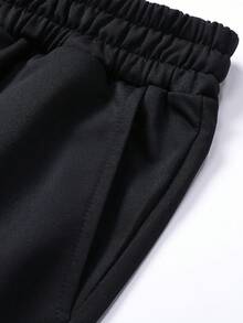 2-Piece Men's Hooded Sweatshirt And Drawstring Trousers Set, Featuring A Casual Ensemble With Distinctive Bird Print Detailing. Crafted In Lightweight Fabric For Spring And Autumn Wear, This Versatile Outfit Suits Outdoor Pursuits, Travel And Leisure Time – An Excellent Gift For Husbands Or Partners