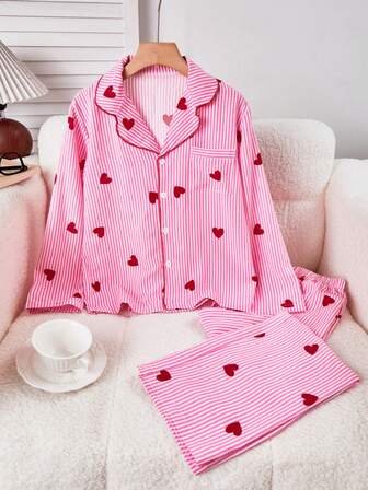 2 piezas Conjunto de pijama elegante, que incluye una parte superior a rayas con corazón rosa y pantalones, adecuado para que las niñas lo usen en primavera, otoño e invierno. Hecho de tela cómoda con diseño de botones de solapa, perfecto para uso diario, fiestas, vacaciones, San Valentín y ocasiones casuales.