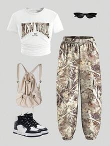 Conjunto casual de camiseta de manga corta con estampado gráfico de letras y pantalones cargo de camuflaje para niña - Blanco - Ver 2