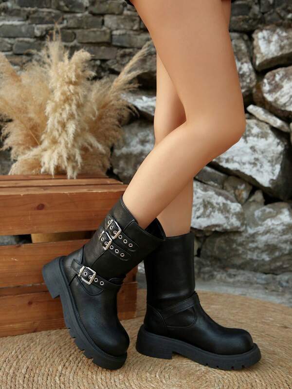 Stivali da donna in stile occidentale in pelle con fibbia, stile retrò, punta tonda, stivali da motociclista, stivali corti stile britannico, stivali di moda, autunno/inverno 2025