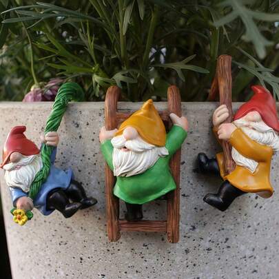 1个可爱花园小矮人挂饰 - 造型独特的树脂小矮人摆件，色彩鲜艳，手工质感，非常适合装饰花盆、迷你花园，也可作为室内/室外迷你摆件，点缀庭院、露台和家居。是园艺爱好者和小矮人收藏家的理想礼物。（温馨提示：请先确认产品尺寸。介意者请谨慎购买。）