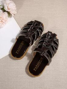 Children Fashion Outdoor Sandals Summer Square Toe Flat Shoes Strap Sandals New Style Girls Shoes Stylish Beach Slippers