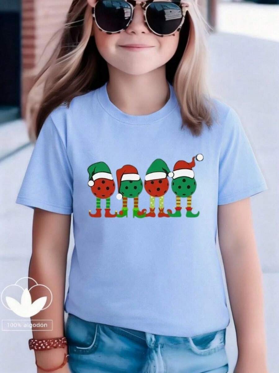 Esta nueva y moderna camiseta de manga corta 100 % algodón para niña luce un estampado navideño. Esta camiseta holgada, informal y versátil está confeccionada con un tejido suave y agradable para la piel de tu bebé. Ya sea para una reunión familiar, un evento escolar o una salida de juegos al aire libre, esta camiseta permite que tu hija se mueva con libertad y comodidad. - Azul - Ver 1