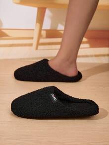 1双春夏情侣创意刺绣字母拖鞋，安静室内复古平底套脚拖鞋，吸湿透气四季家居鞋，纯色闭趾经典平底拖鞋，防滑室内家居男女通用拖鞋