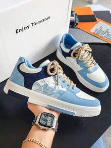 Zapatillas deportivas transpirables para hombre, diseño estampado, zapatillas deportivas con cordones, zapatillas deportivas de skate para hombre con diseño patchwork en bloques de color, zapatillas deportivas para hombre, diseño en bloques de color, calzado informal de moda de inspiración retro. - azul claro - Ver 3