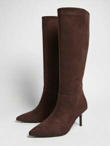 Botas de Salto Alto Stiletto de Bico Fino em Camurça Francesa Vintage, Novidade Outono/Inverno 2025, Botas Slouchy, Botas Country, Botas Over-The-Knee para Mulheres, Saltos Bordô - Marrom - Visão 4