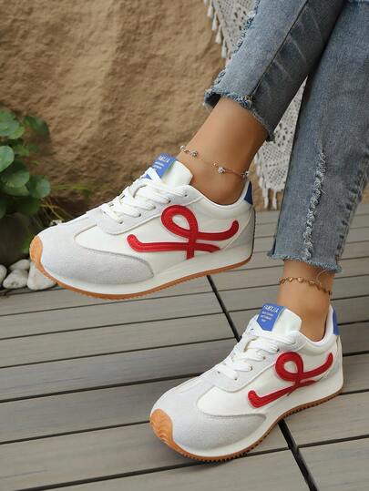 2025 春季新款休闲运动鞋，适合学生、跑步和运动