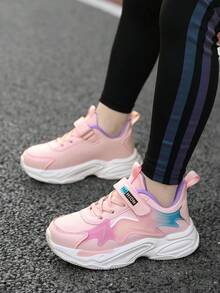 أحذية رياضية كاجوال خفيفة الوزن ومريحة للجري في الهواء الطلق، أحذية عشوائية الألوان مع حواف مضيئة، أنيقة وعملية للفتيات