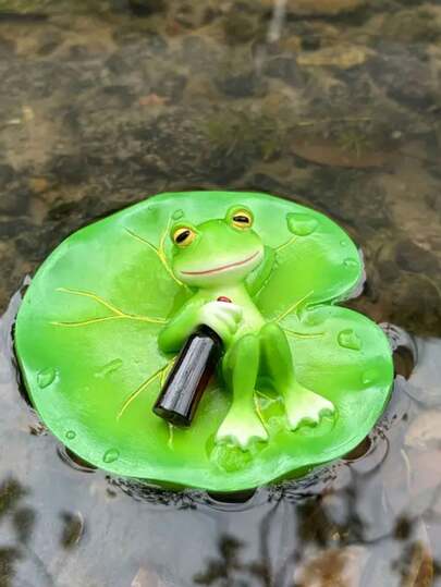 1个逼真漂浮青蛙装饰品 - 带啤酒瓶，防水树脂池塘装饰品，栩栩如生的池塘场景摆件，适用于水族箱、花园、露台 - 可爱的室内/室外装饰品，青蛙花园装饰，趣味设计，经久耐用且防水