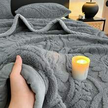 1件欧式提花波西米亚风毛毯，加厚心形镂空仿羊羔绒柔软保暖毛毯，用途广泛，适用于床、沙发、办公室、旅行、客厅和卧室。 - 深灰色 - 查看 5