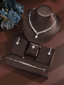 5pcs Luxury Zirconia Leaf Shaped Necklace, Earrings, Bracelet, Ring Jewelry Set, Elegant And Fashionable For Wedding, Party, Daily Commute