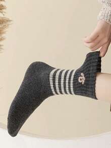 5 Pairs Women's Cute Puppy Jacquard Warm Striped Mid-Calf Socks, Breathable For Autumn/Winter