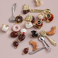 5件套巴黎早餐咖啡系列合金吊坠，包括咖啡豆、羊角面包、巧克力棒、布丁、甜甜圈、茶壶、杯子和餐具等造型，适合DIY项链、手链、耳环、钥匙扣等饰品制作。 - 彩色 - 查看 2