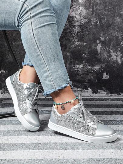 Zapatillas de mujer de puntera redonda y parte superior baja de plata, adecuadas para el carnaval de fin de año, regalos navideños, viajes de moda, zapatillas de mujer espaciosas y cómodas