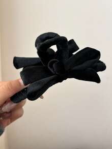 Black Bow Clip