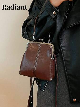 1個 レトロフェイクレザークロスボディバッグ、女性用ビンテージスタイルキスロック ミニハンドバッグ 調節可能なストラップ、無地軽量シティトートバッグ、ポリエステル裏地、ユニセックス