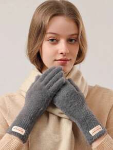 زوج من قفازات شتوية للنساء تعمل على الشاشة اللمسية، قفازات محبوكة بسيطة ودافئة