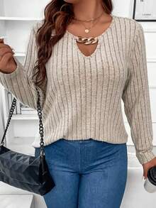 بلوزة محبوكة بياقة على شكل حرف V مع تفاصيل سلسلة، أكمام طويلة، قياس كبير، سلسلة ربيع/خريف - كاكي - مشاهدة 4