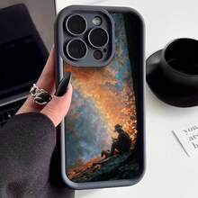 Cubierta de teléfono con borde protector color negro diseño de hombre sentado en la montaña al atardecer con cielo naranja y azul ideal para uso diario y viajes - Negro - Ver 1