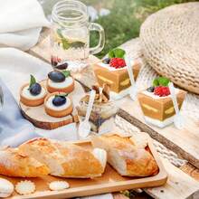 60ml/2oz Copas de postre plateadas, 50 UNIDADES Copas de postre de plástico + 50 UNIDADES Cucharas de plástico, reutilizables, ideales para postres DIY, chocolates enlatados, cremas, pudines y fiestas de mousse, copas de postre medianas