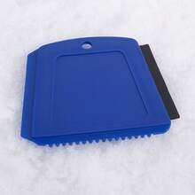 Kompaktowa plastikowa skrobaczka do szyb samochodowych 11,5 x 12 cm | Wytrzymała łopata do śniegu do użytku na zewnątrz zimą | Przenośny odmrażacz do sprzętu górskiego i narciarskiego - Kolory wysyłane losowo - Zobacz 6