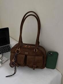 Die braune Version ist eine stilvolle, klassische und vielseitige Tasche aus Wildleder, mit mehreren Taschen, einer Schultasche, einer Umhängetasche, Anhängerdekoration, geeignet für Reisen, Einkaufen, Pendeln, Partys, Dates und Silvester-Outfits.