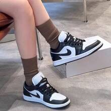 Nike 女款 Air Jordan 1 Low Retro 篮球运动鞋