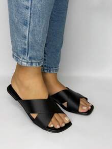 Women's Flat Sandal With Crossed Detail And Modern Style - 黑色 - 查看 8