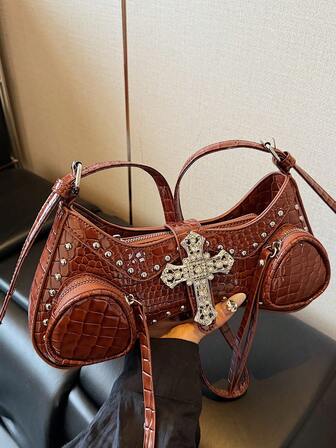 1 件鳄鱼纹皮革黑色钱包手提包，Y2K 十字架装饰腋下包，哥特朋克摇滚风格单肩包，可调节肩带鳄鱼压纹流浪包，时髦金属铆钉装饰 PU，新年装扮，送给她的礼物，适合派对、音乐节，适合少女、女大学生、白领，非常适合大学、工作、商务、通勤、户外、旅行、郊游、办公室，非常适合工作、购物