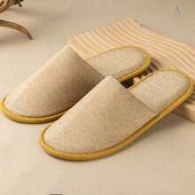 1 Pair Disposable Slippers For Hotels, Non Slip Slippers For Bathrooms, And Thick Disposable Slippers For Household Guests(Random Color)