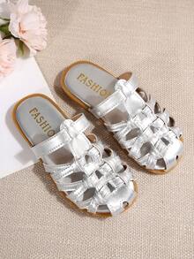 Children Fashion Outdoor Sandals Summer Square Toe Flat Shoes Strap Sandals New Style Girls Shoes Stylish Beach Slippers