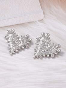 1 Pair Fashionable Minimalist Niche Quality Alloy Heart Shaped Stud Earrings, Sophisticated Design For Daily Wear, Women