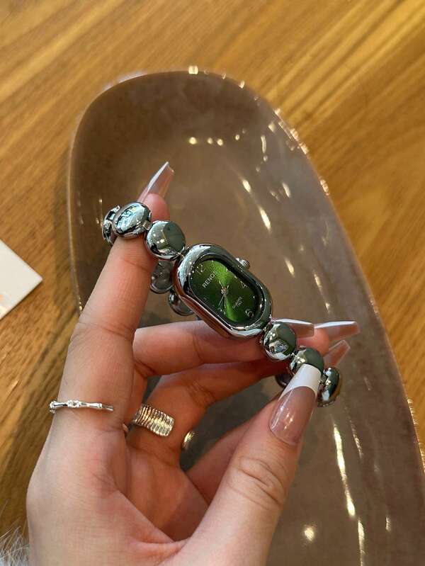 1 Stück ovale Bambus Armband Damen Uhr, goldfarbenes verstellbares Armband, exquisit und elegant, vielseitiger Quarz Armbanduhr, geeignet für den täglichen Gebrauch, passendes Geschenk