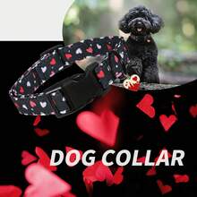 1 pezzo Collare per cani a tema San Valentino a forma di cuore multicolore con elegante ciondolo a forma di cuore - Materiale in poliestere durevole, adatto per uso interno ed esterno, con fibbia in plastica nera
