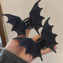 1 Pcs Halloween Bat Hair Clip, Gothic Punk Style Matte Black Bat Wing Hair Clip, Sturdy Hair Claw, Halloween Party Costume Accessory, Suitable For Themed Events And Daily Wear, Punk Style Hair Accessory, Horror Party Photo Prop - 黑色 - 查看 4