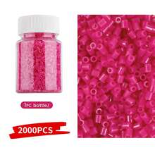 2000 piezas de cuentas Perler de 2.6mm de color rosa en botellas pequeñas recargables, ligeras y portátiles, adecuadas para hacer accesorios DIY y pequeñas decoraciones artesanales