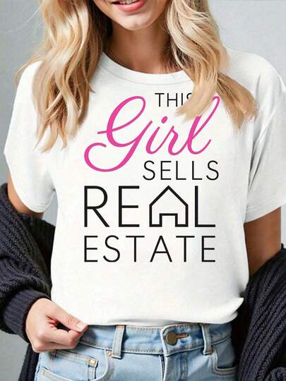 Esta chica vende bienes raíces, letrero de neón con letras rosas y texto negro, camiseta para mujer, blanco y negro